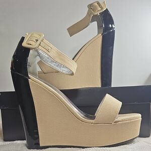 NIB Just Fabulous Cream Canvas Wedge Sandals with Black Patent Heel